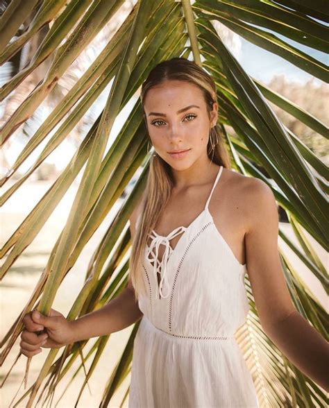 Charly Jordan Sizzles In Hawaii Hot Shots